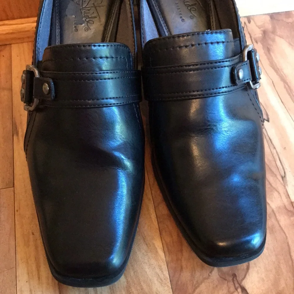 Life Stride Soft Systems black slip on buckle vegan 2.5” heel shootie shoes EUC